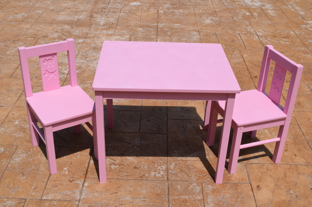 kritter table and chairs